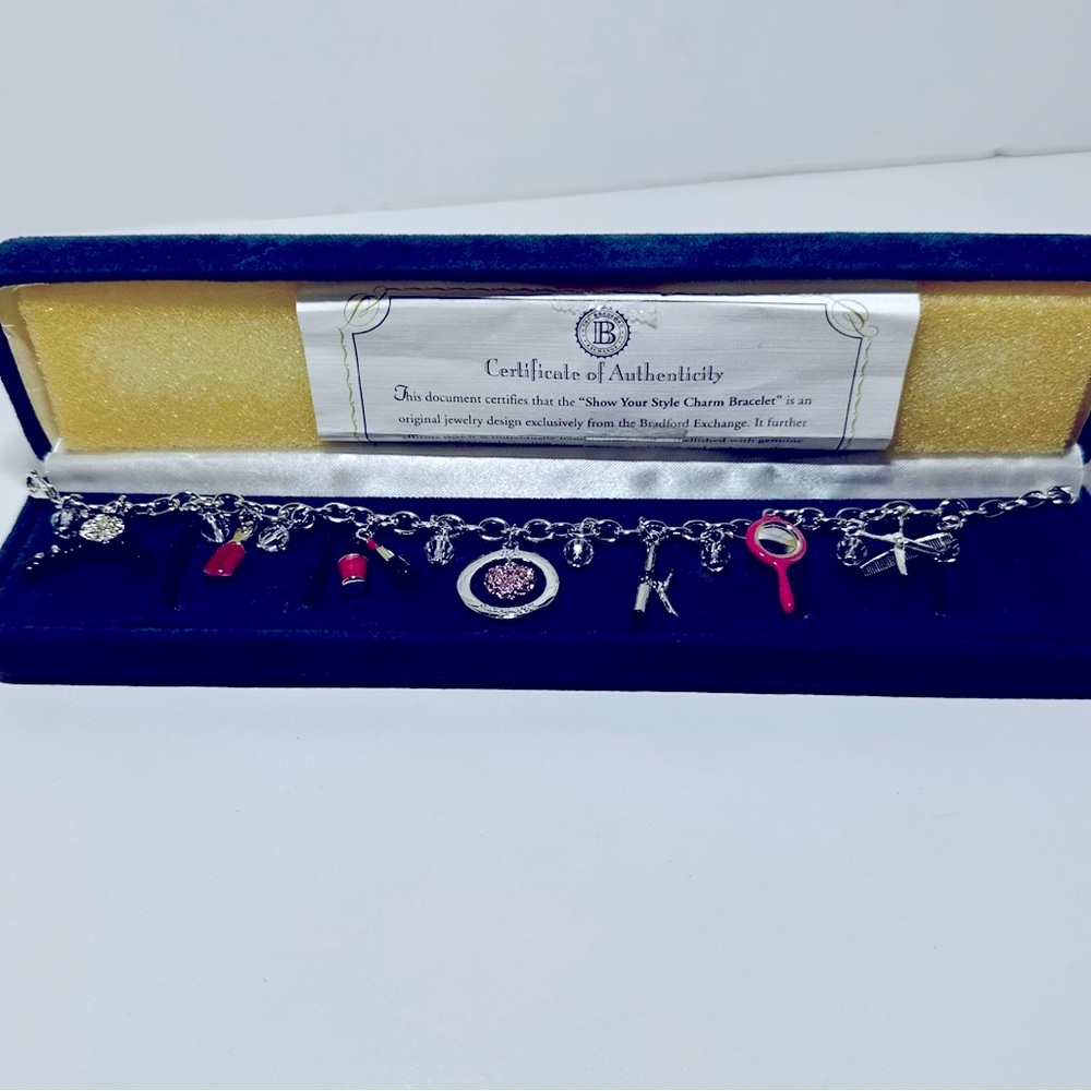 Bradford Exchange‎ "Show Your Style" Charm
Bracelet